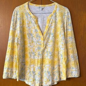 Lucky Brand long sleeve top. V-neck. light weight.